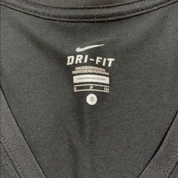 Nike v Neck Tee EUC - Picture 5 of 8